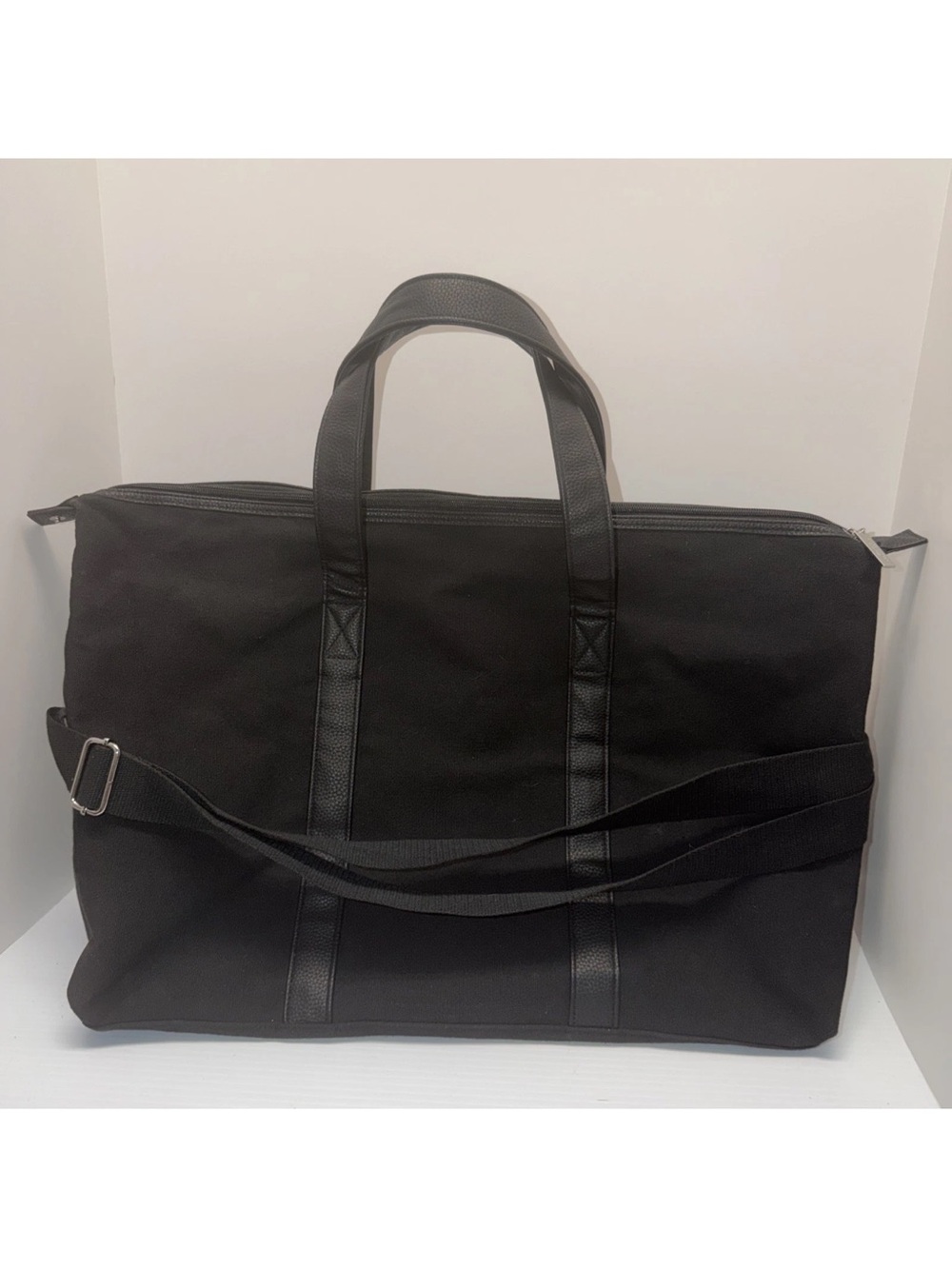 Ralph Lauren Black Duffle Bag w/ Silver Polo Horse Logo Gym/ Travel /Work - Picture 2 of 6